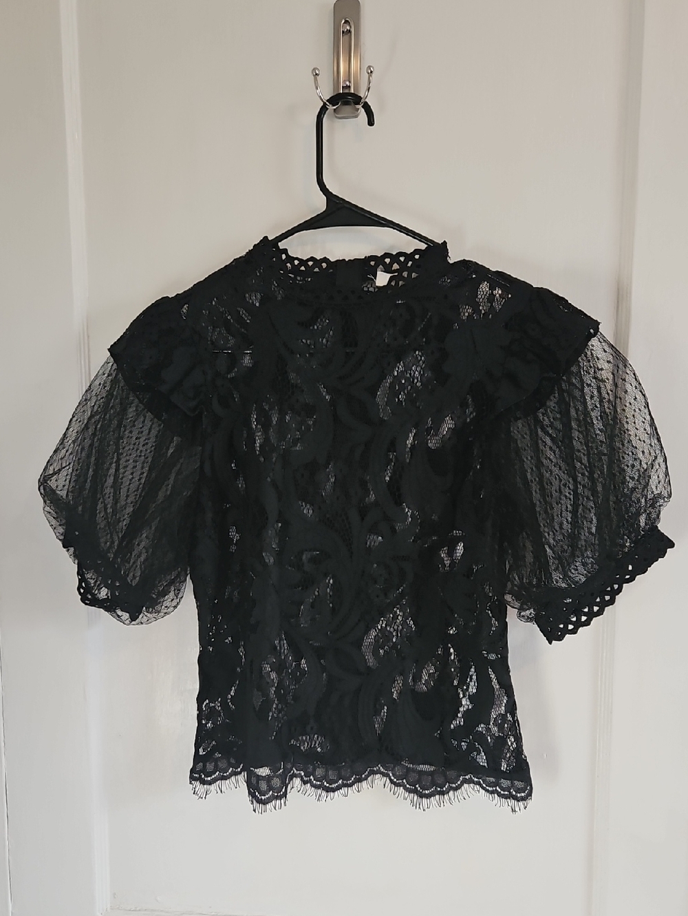Peach Brand Black Lace Puff-Sleeve Blouse